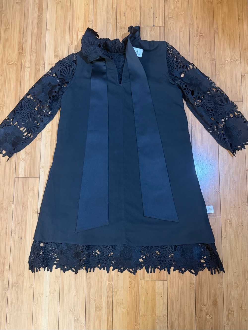 Tuckernuck Guipure Lace Daphne Dress Black Size S - Picture 8 of 16